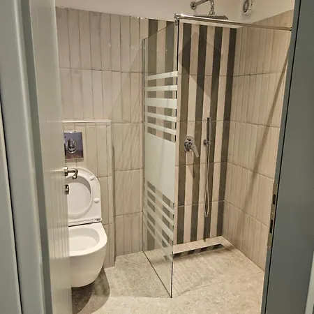 Apartmanhotel Paralies 3*