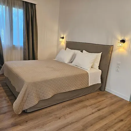 Paralies 3* Σκιάθος Πόλη