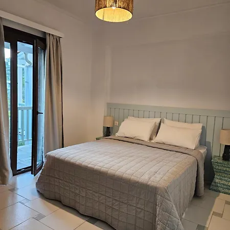 Paralies 3* Skiathos-stad