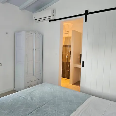 Apartmanhotel Paralies 3*