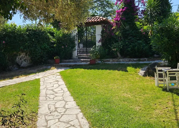 Aparthotel Paralies Skiathos Town