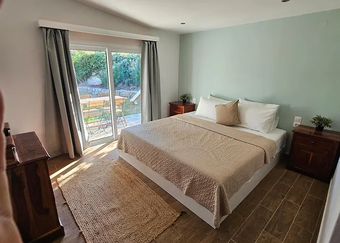 Paralies Skiathos Town