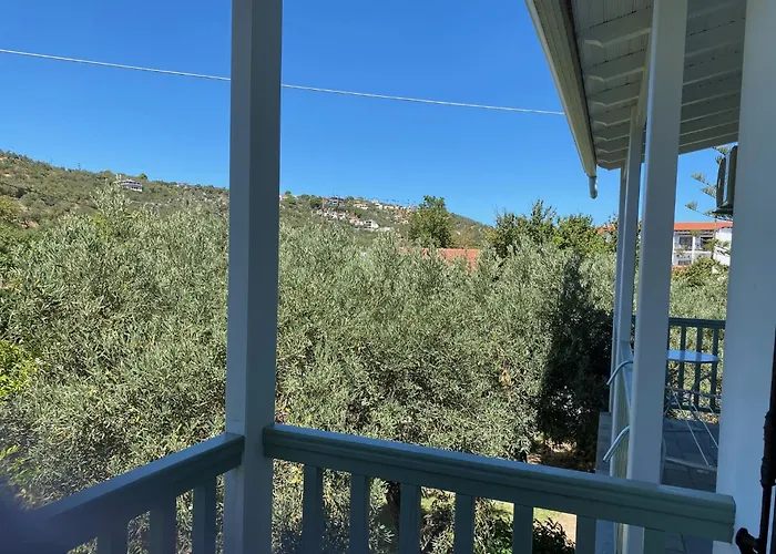 Paralies 3* Skiathos Town