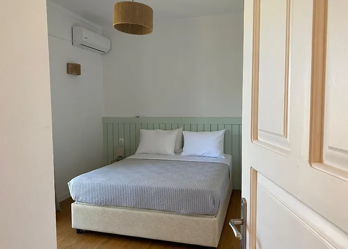 Paralies Skiathos Town