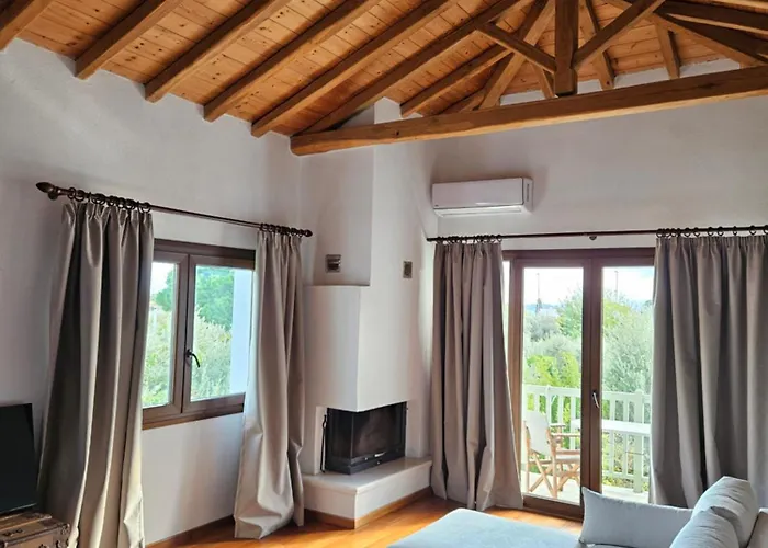 Paralies Skiathos Town