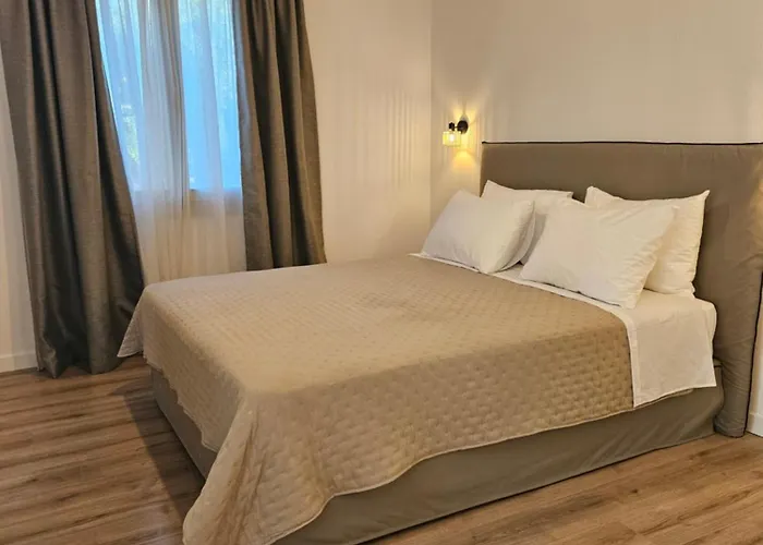 Aparthotel Paralies Skiathos Town