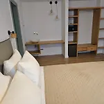 Paralies Aparthotel Skiathos Town