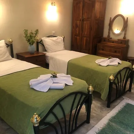 Lejlighedshotel Paralies 3*