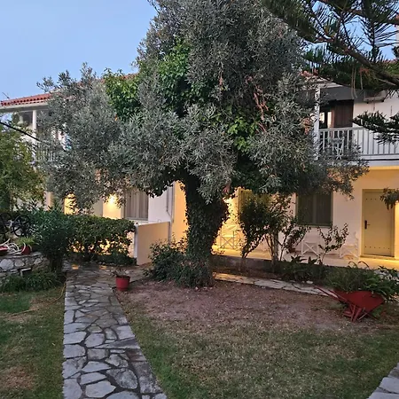 Aparthotel Paralies 3*