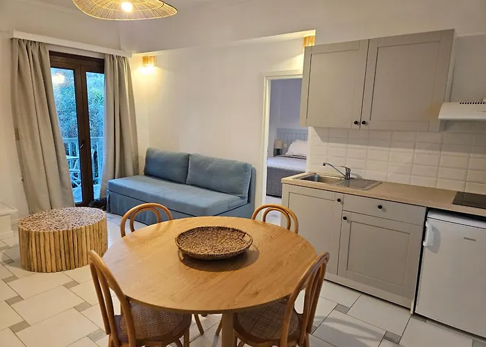 Paralies Aparthotel Skiathos Town