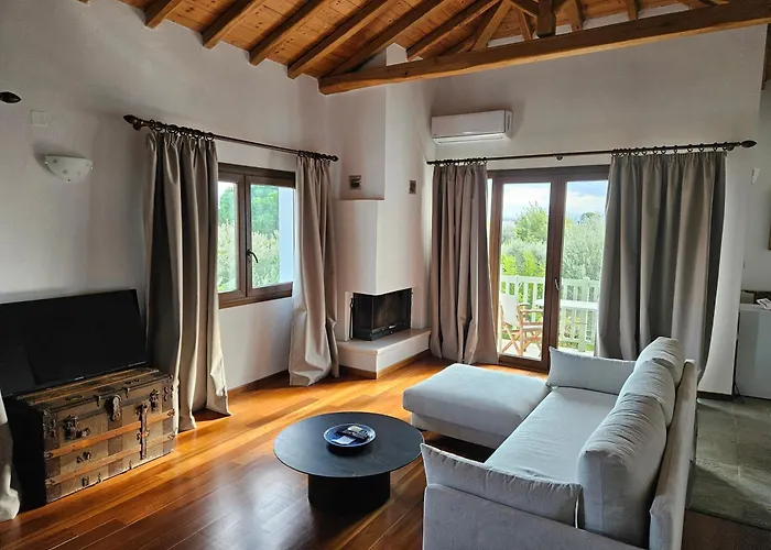 Paralies Skiathos Town